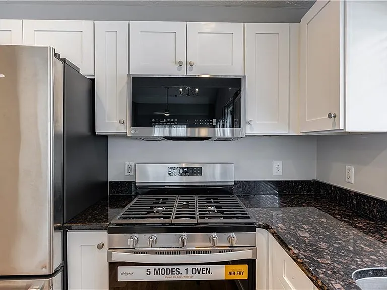211 Harmony Ct — Photo 11