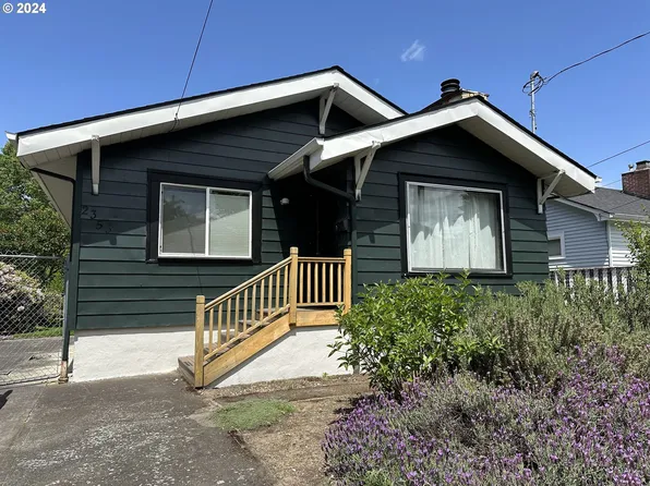 2353 N Winchell St, Portland, OR 97217