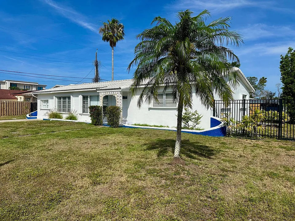 10 158th Ave