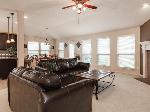 3rd image of 2512 Quiet Arbor Ln