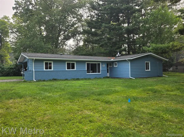 1755 Wellington Ave, Bloomfield Hills, MI 48302