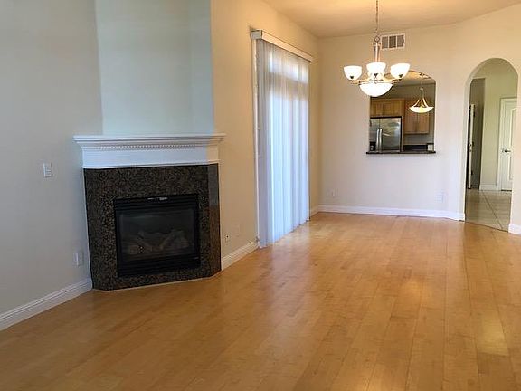 3rd image of 2369 Wyandotte St