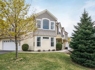 1960 Shamrock Pl, Chaska, MN 55318