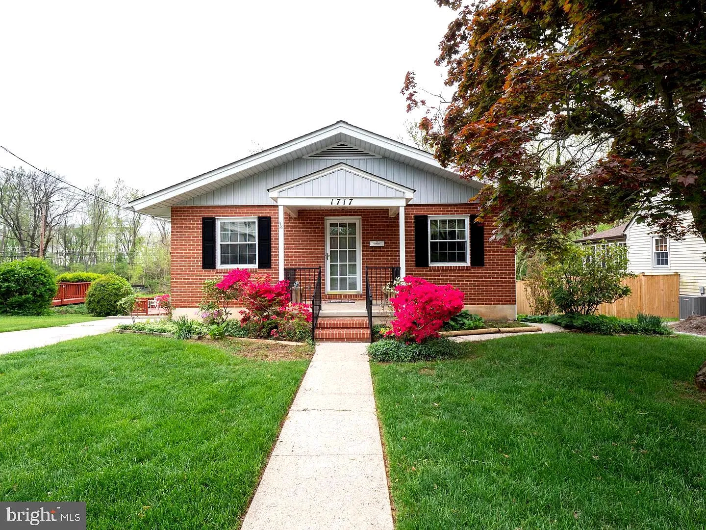 4 bed, 2.0 bath, 2340 sqft, $2,950 — Photo 1