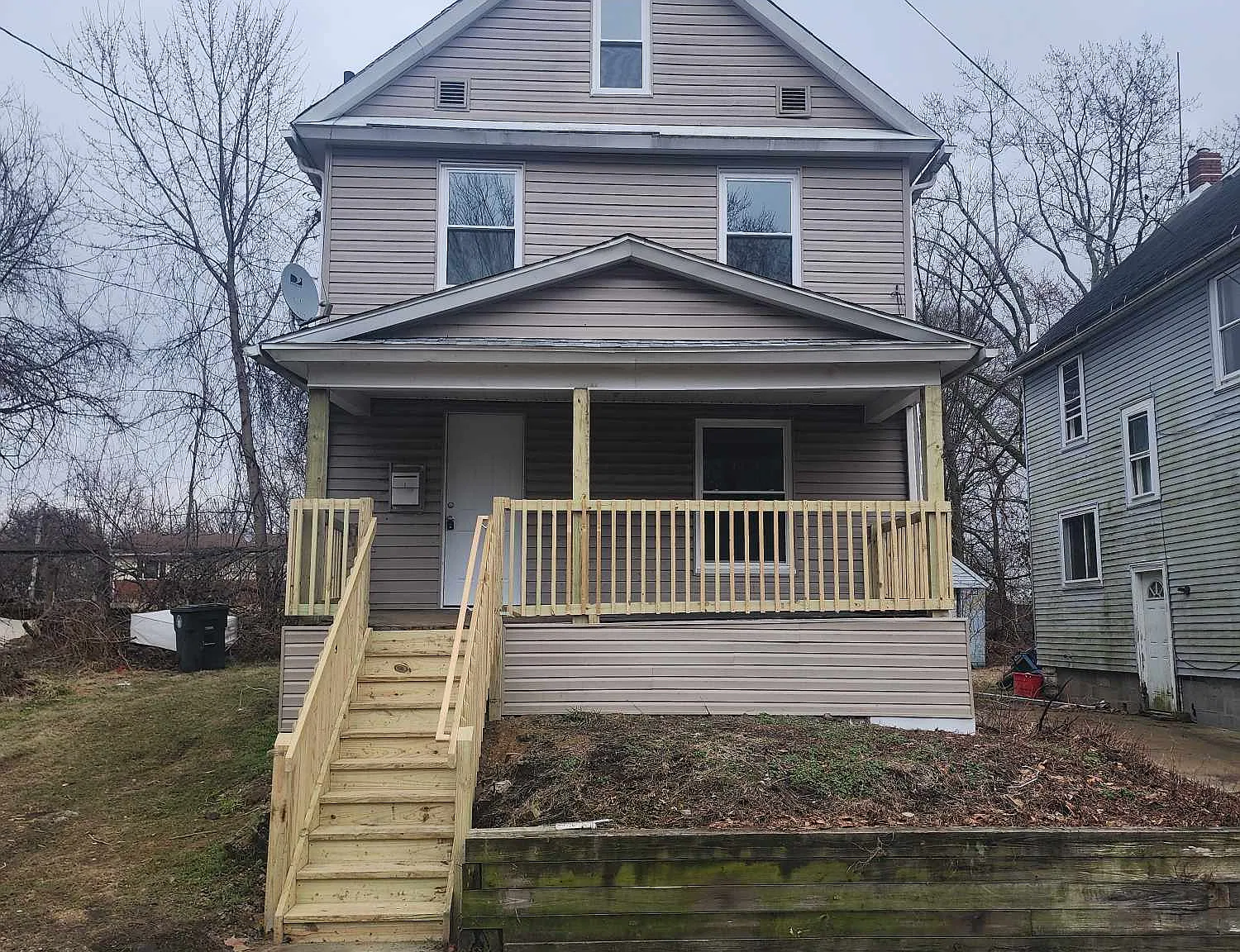 1167 Edison Ave — Photo 1