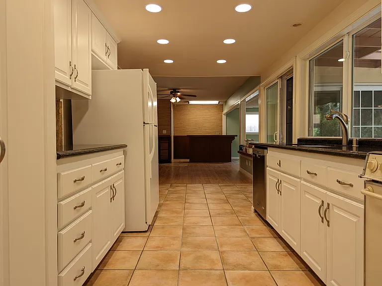 15150 Andorra Way — Photo 3