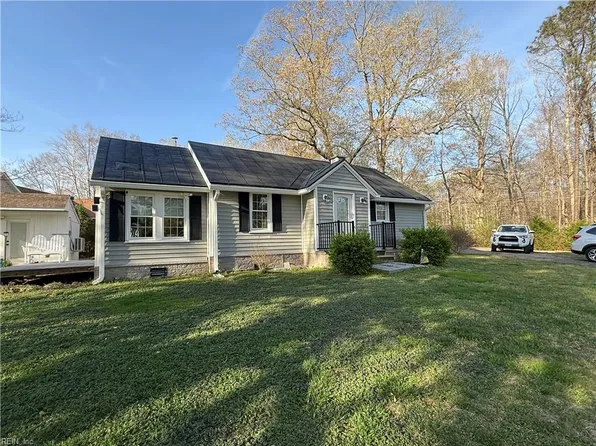 7838 On The Pond Ln, Gloucester, VA 23061