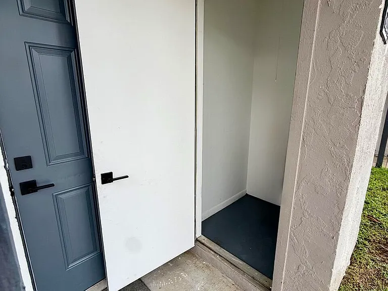 3104 Poolside Dr — Photo 4