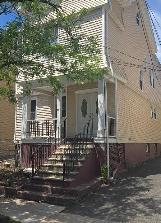 1st image of 93 Lincoln Pl