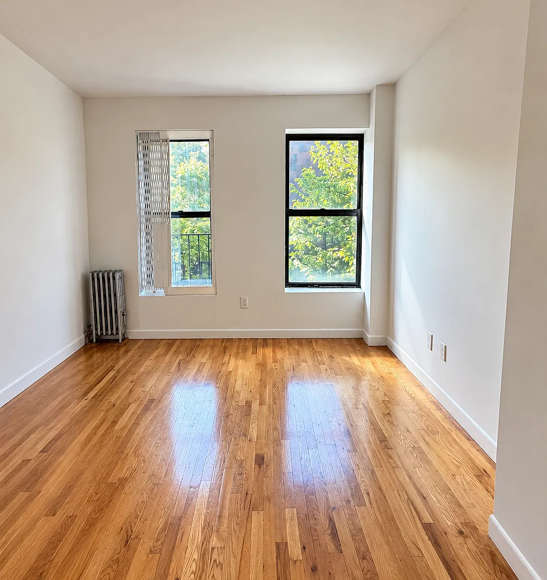 2333 First Avenue — Photo 2