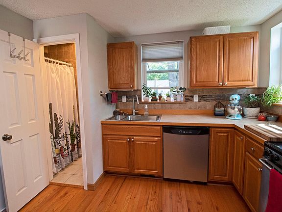 5th image of 1209 10th Ave S #1