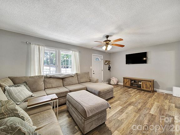 4th image of 184 Fairhill Rd