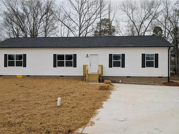 2196 Meadow Ridge Rd, Burlington, NC 27217