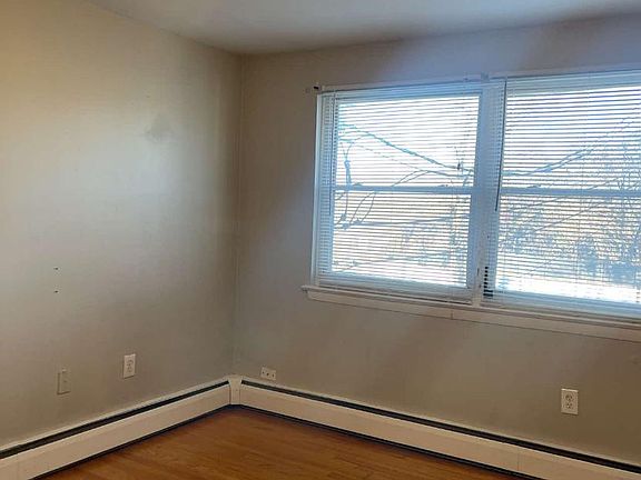 3rd image of 44 Silver Ln #14
