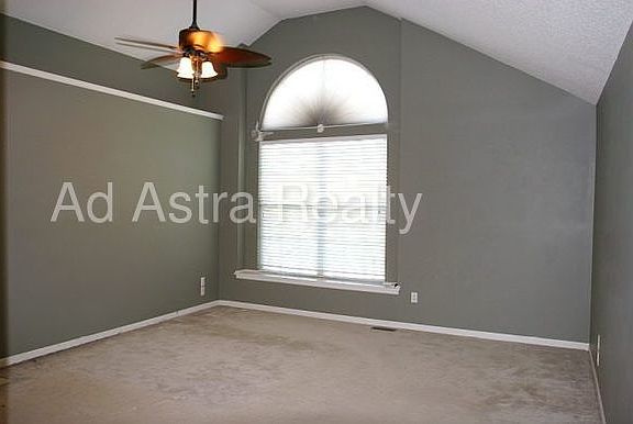 3rd image of 2621 SE Winchester Dr