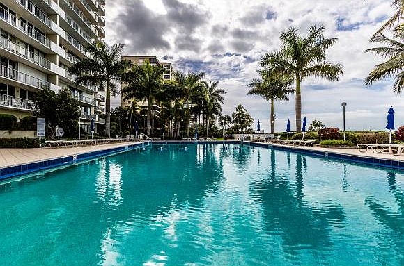 1st image of 140 Seaview Ct APT 1806N