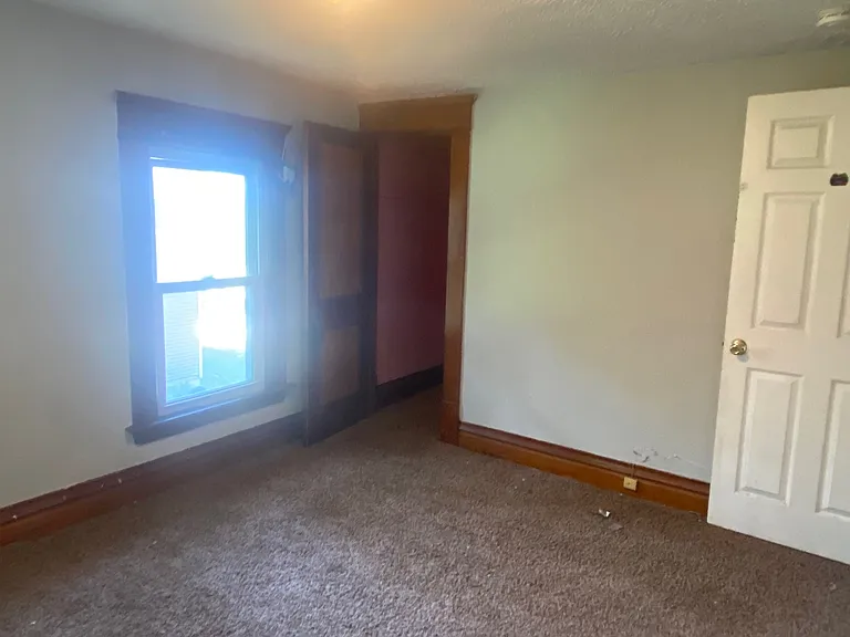 1224 N High St — Photo 17