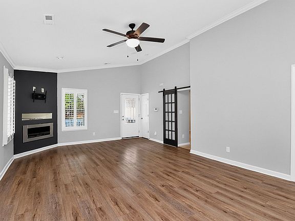 4th image of 1736 Parson St