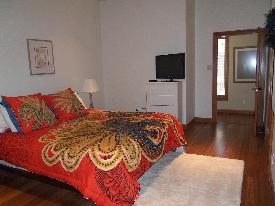 2nd image of 1214 Avenida Del Sumbre