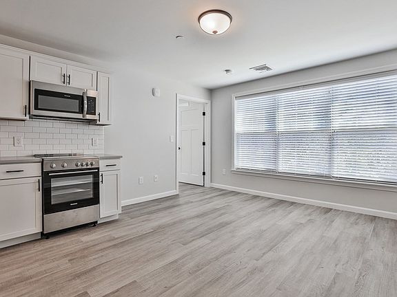 5th image of 167 Fairmount Ave #419