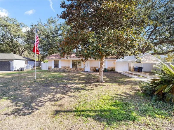 18 Pine Circle Dr, Ocala, FL 34472