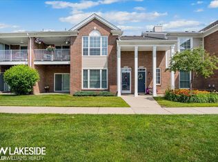 16363 Chatham Dr, Macomb, MI 48044