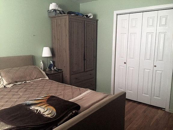 5th image of 248 Travis Ave
