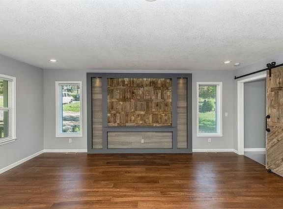 4th image of 247 N 35th St