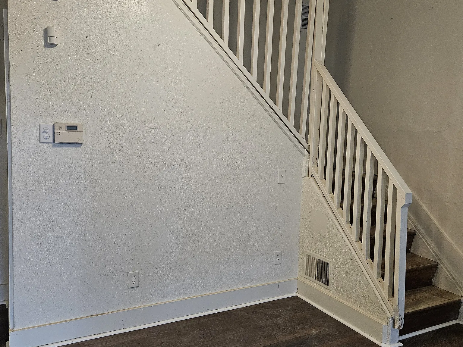 5 bed, 2142 sqft, $1,650 — Photo 2