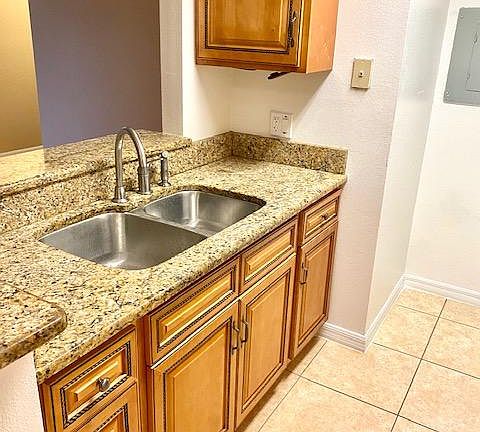 5th image of 3815 Bowline Cir Unit 102