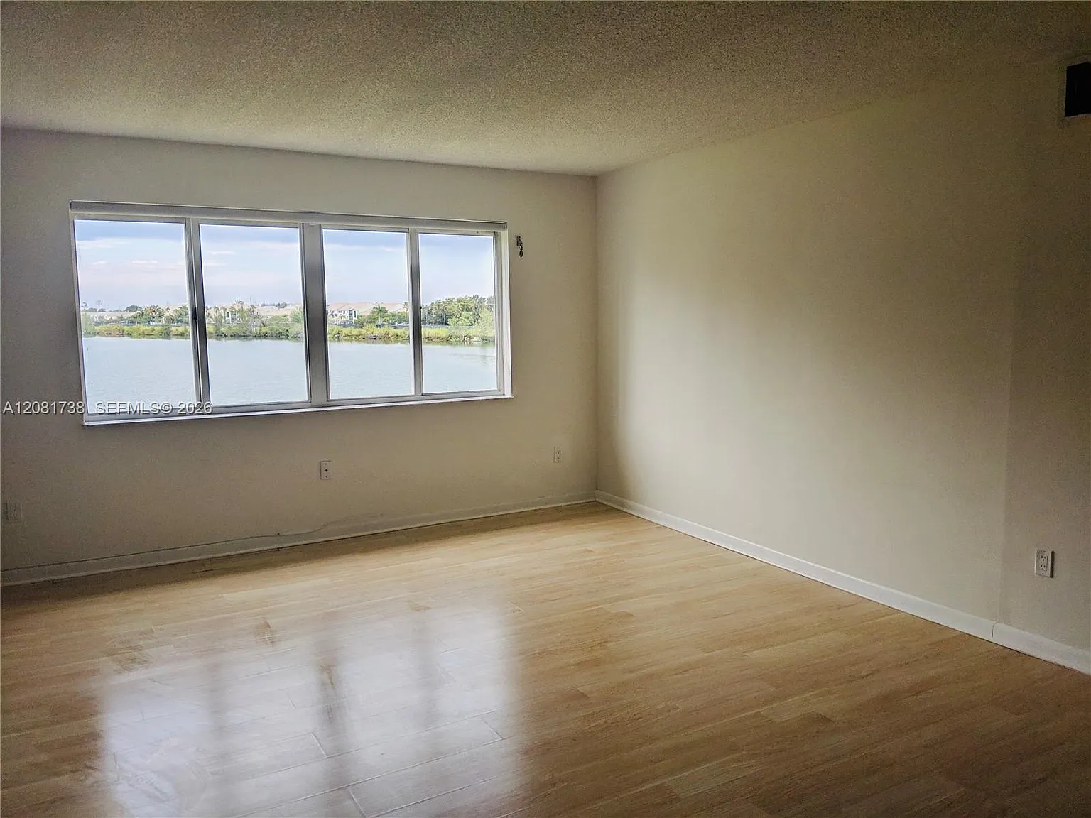 14820 Naranja Lakes Blvd — Photo 3