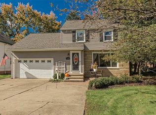 1390 Brainard Rd, Lyndhurst, OH 44124