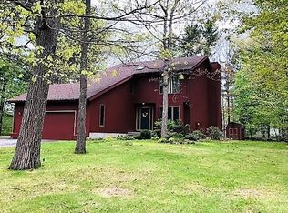 34 Pine Ridge Dr, Morrisonville, NY 12962