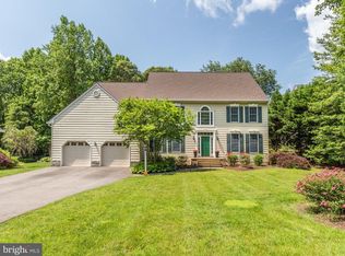 69 Simmons Ln, Severna Park, MD