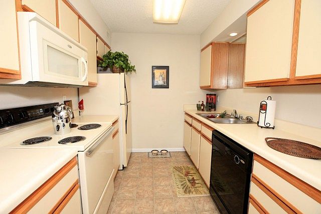 2nd image of 2254 10th St APT 5