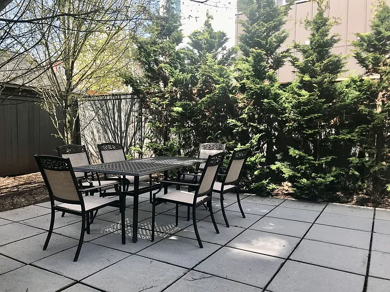 Pladhus Apartments — Photo 9