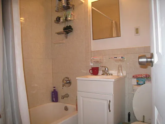 Rented by Alexiou Realty | media 3