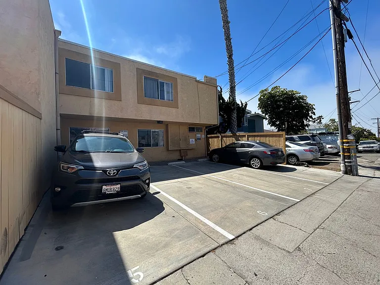 734 Sapphire St #6 — Photo 28