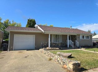 8602 E 95th St, Peace River, AB T8S1G5