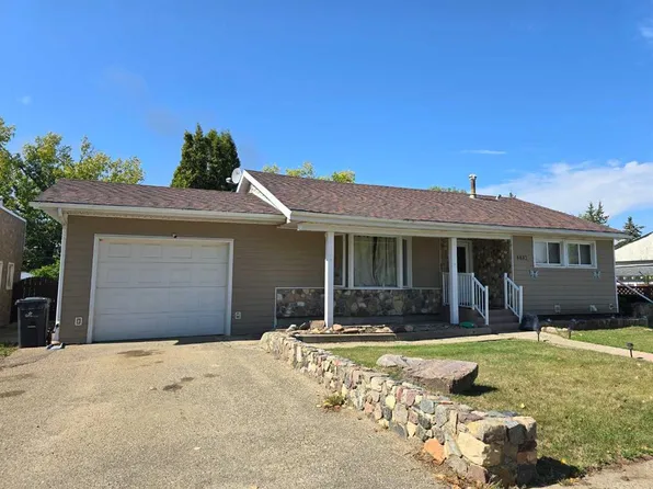 8602 E 95th St, Peace River, AB T8S 1G5