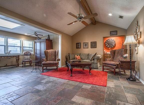 3rd image of 2456 Stonegate Dr N
