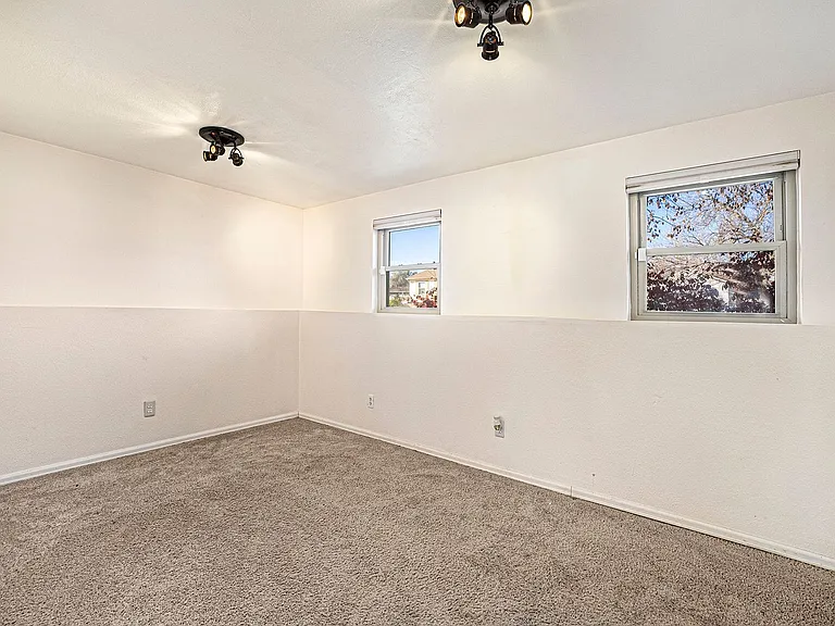 1840 Elmwood St — Photo 11