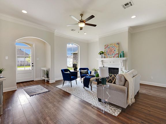 5th image of 207 Old Road Dr