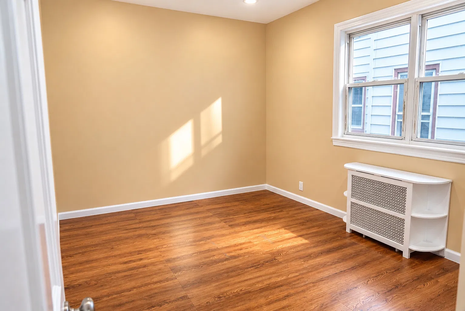 3 bed, $3,000 — Photo 2