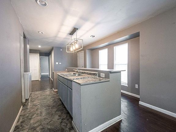 5th image of 2542 Brookway St