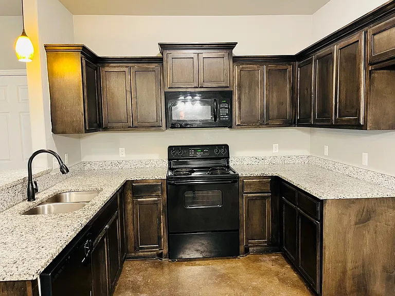 1769 Comice Dr — Photo 2