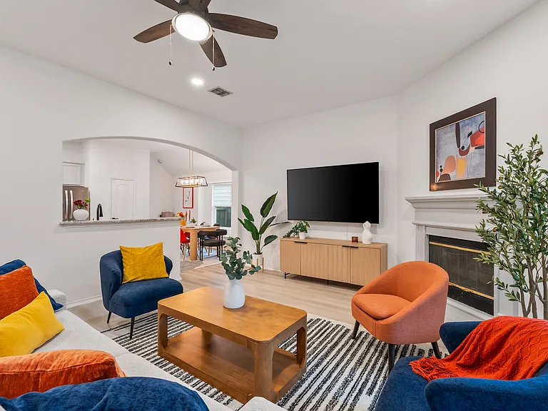 Bigleaf Dr — Photo 5