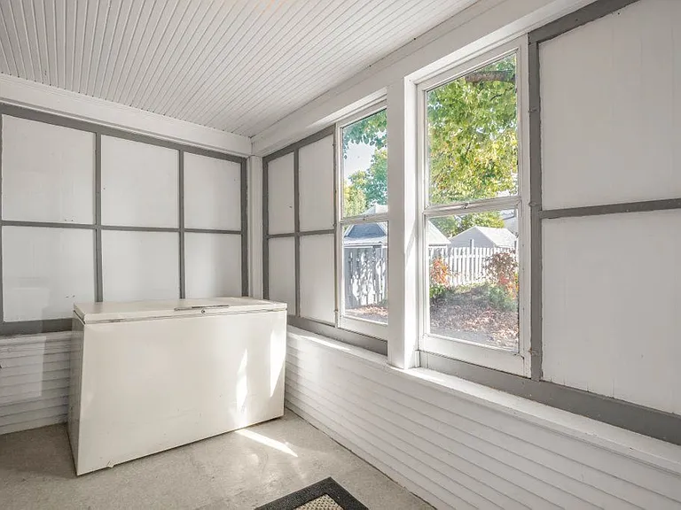 502 Park St S — Photo 19