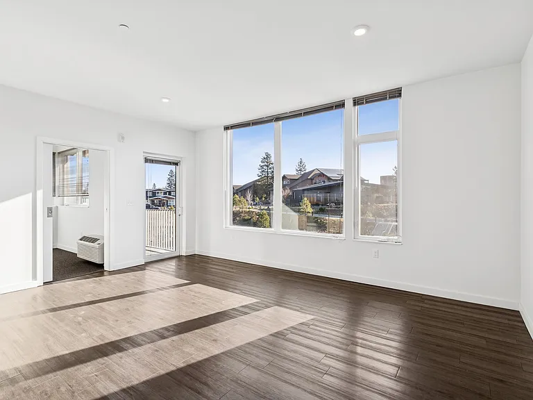 Range Apartments — Photo 18