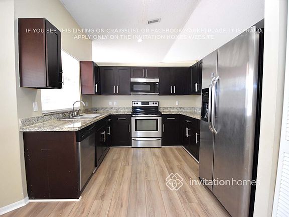 5th image of 510 NW 197th Ave